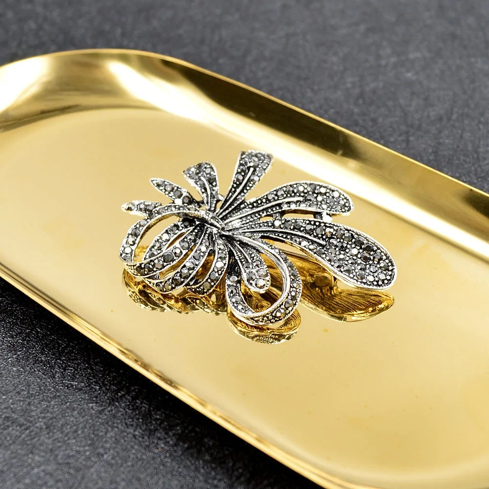 Rhinestone Black Flower Brooche