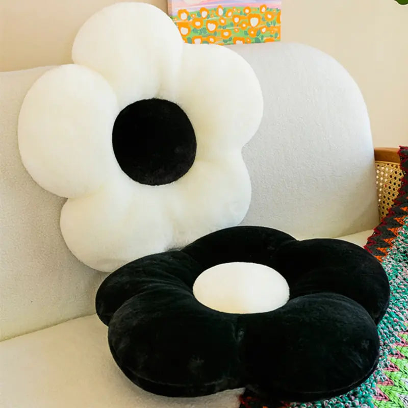 Black & White Flower Cushion netstar®