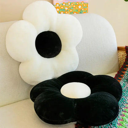 Black & White Flower Cushion netstar®