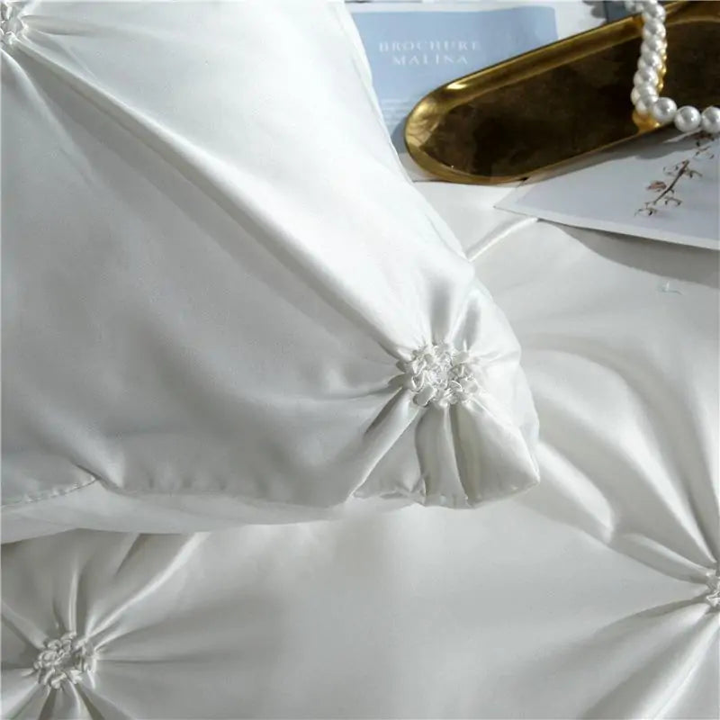 Silk Bedding Exclusive Set Solus™